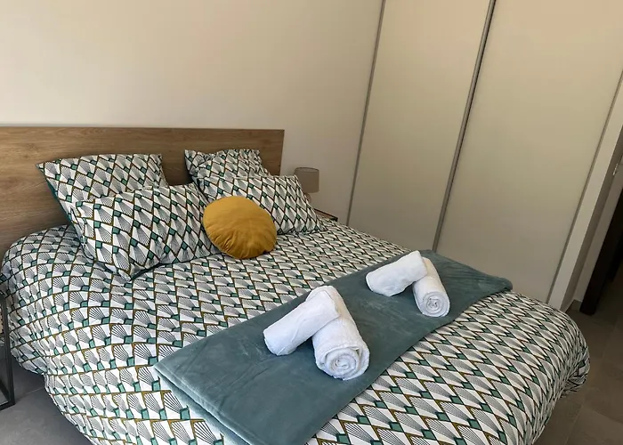 Au Calme à 1km Du Port De Appartement *