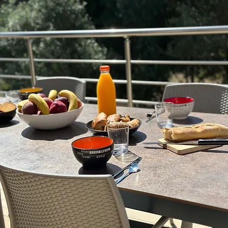 Au Calme A 1km Du Port De בוניפסיו