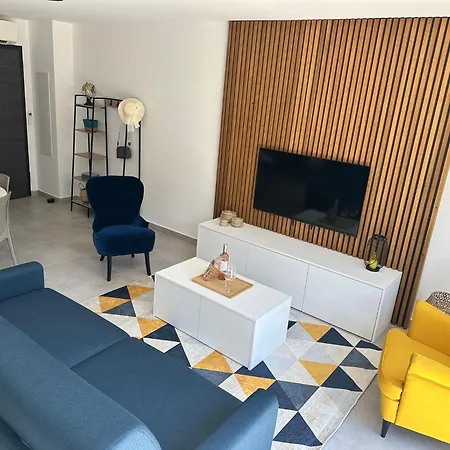 Au Calme A 1km Du Port De *